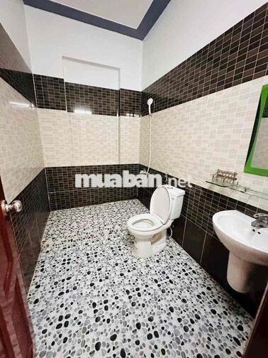 Bán nhà 1 trệt 2 lầu đường 8C2, KDC Hưng Phú 1, TP Cần Thơ