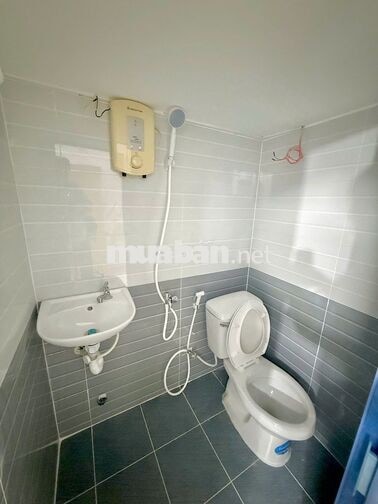 Phòng mới xây hẻm 161 Lạc Long gần UBND Quận 11.
