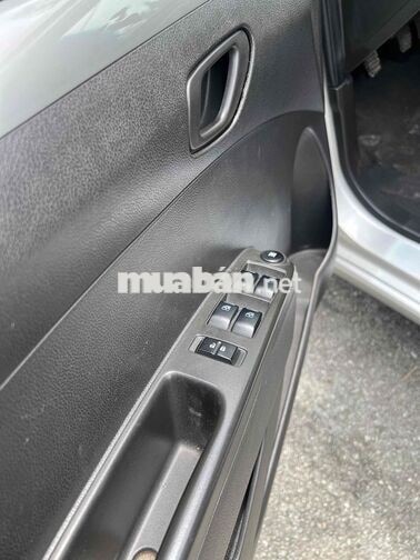 Chevrolet Spark LS MT 2018 Bạc 132000 km
