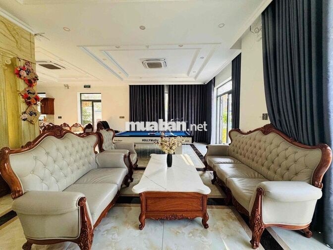 Biệt Thự Cách Biển 500m giá Ngộp