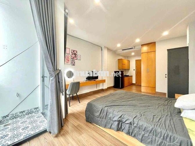 FOR RENT - STUDIO BAN CÔNG RỘNG 40M2