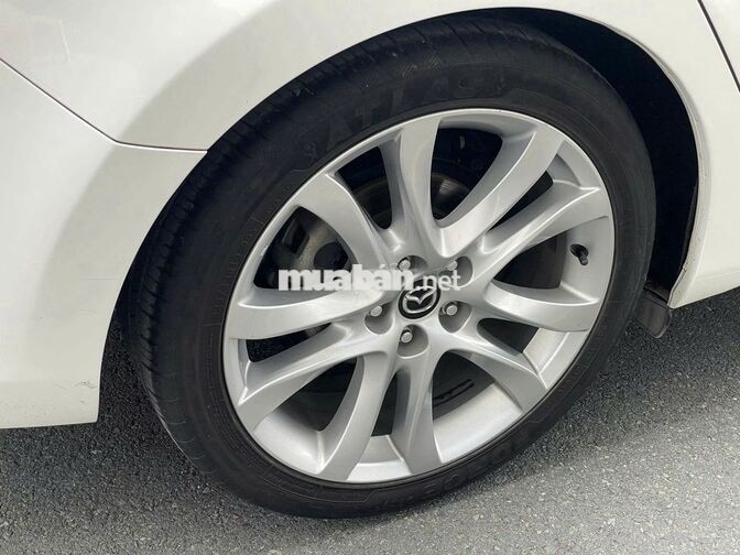 Mazda 6 2.5 Pre giá xe hạng C ngon như hạng xe D!