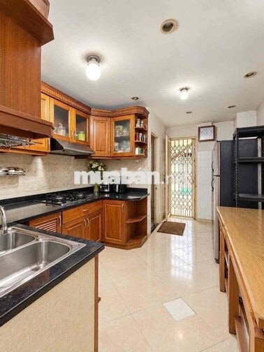 ANH CHỊ ĐANG CẦN NHÀ Ở VỪA  KINH DOANH TẠI HẺM XE HƠI ÂU CƠ LÀ ĐÂY
