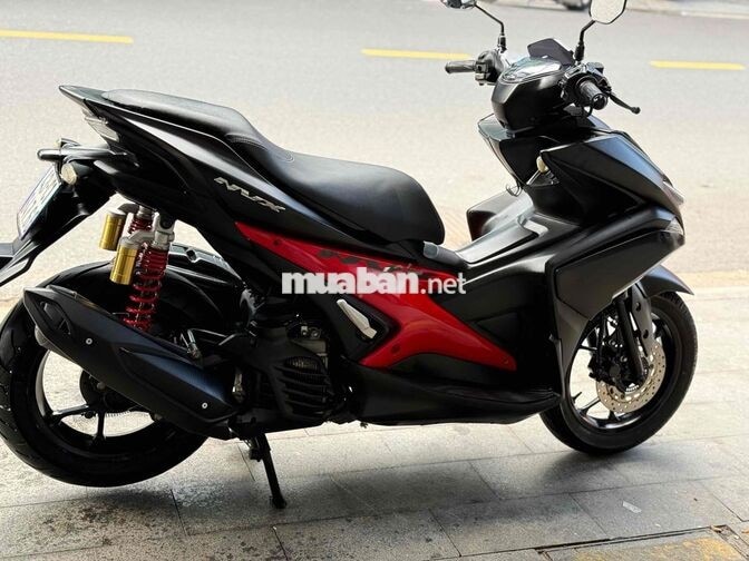 Yamaha NVX 155cc Smartkey Đen, Đỏ