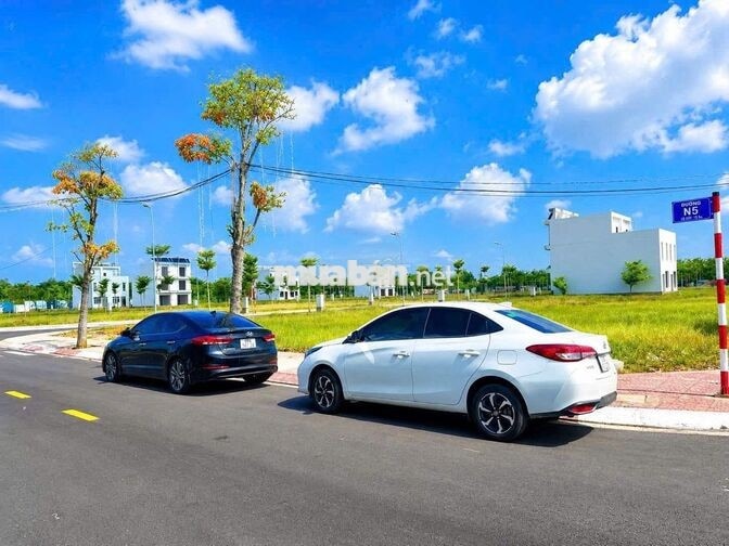 BÁN LÔ ĐẤT VỊ TRÍ ĐẸP MẶT TIỀN DT741 TẠI KĐT BẮC SÀI GÒN GẦN KCN VSIP2