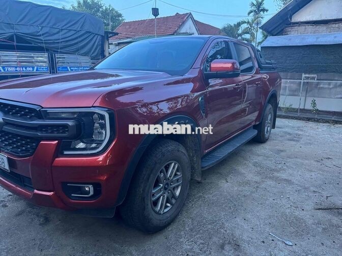 Ford Ranger XLS 2024 Tự động 17.000 km Đỏ