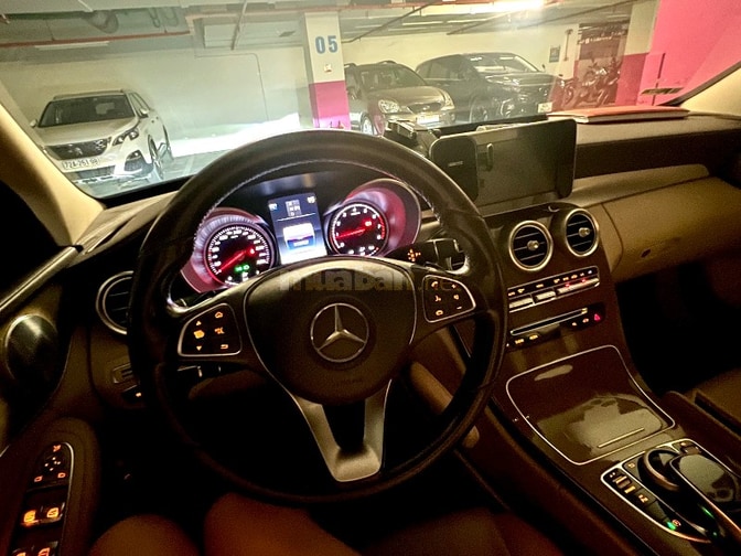 C250 đen bóng .nữ chạy kỹ. Như mới.95% nội thất cao cấp. Siêu sạch 