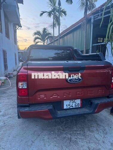 Ford Ranger XLS 2024 Tự động 17.000 km Đỏ