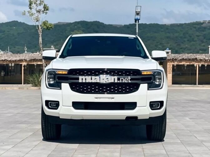 Ford Ranger XLS 2.0 AT 4x2 2026 Trắng