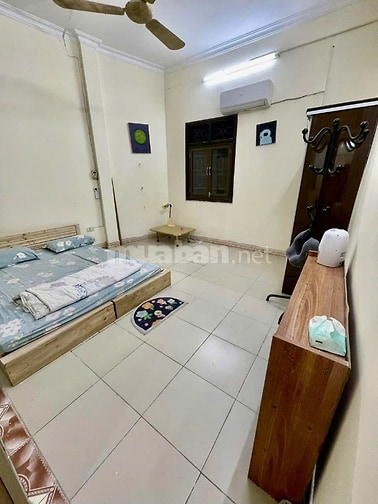 Cho thuê nhà 4 tầng Nguyễn Lương Bằng, Dống Đa. Giá: 9.5tr/ tháng
