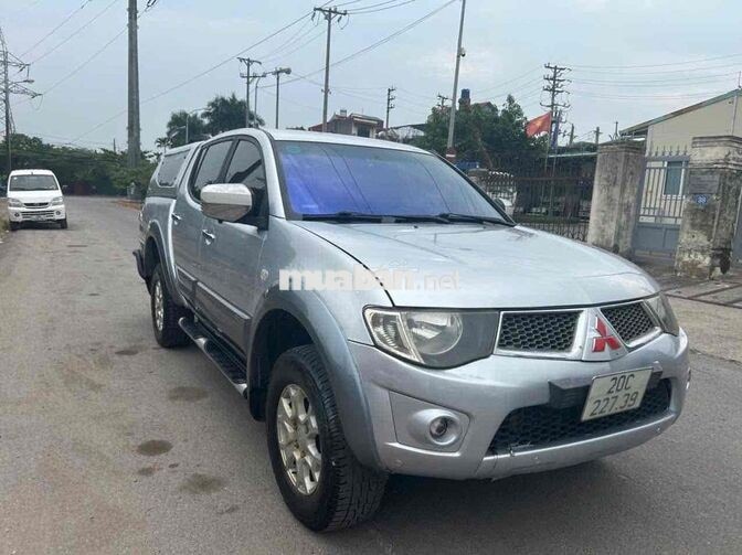 Mitsubishi Triton Bạc Tự động Nhập khẩu