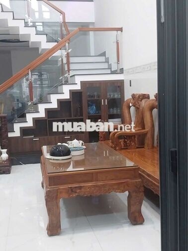 cho thuê Nhà 3 tầng đường. Cao Hồng Lãng. khu hòa quý. 12 triệu tháng