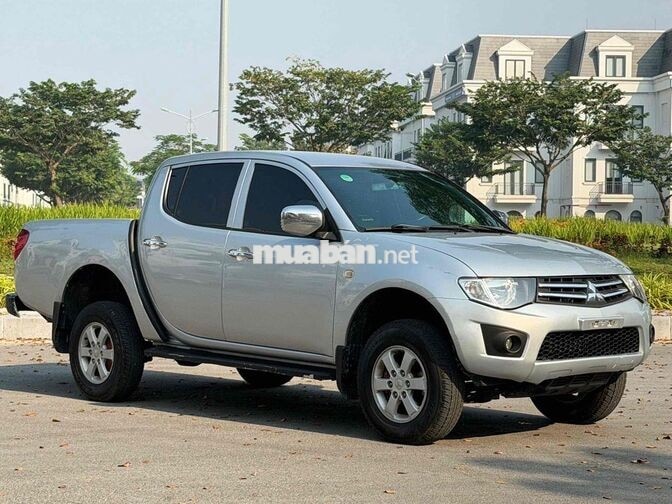 Mitsubishi Triton Bạc Số sàn Nhập khẩu
