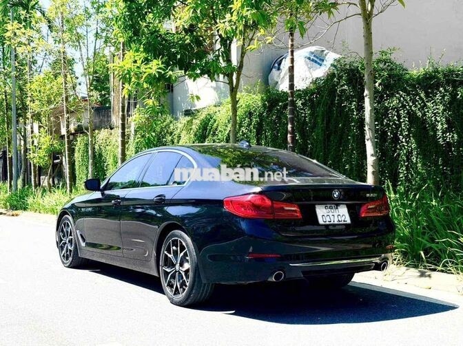 BMW 530i XLine 2019 5.1 vạn Đen