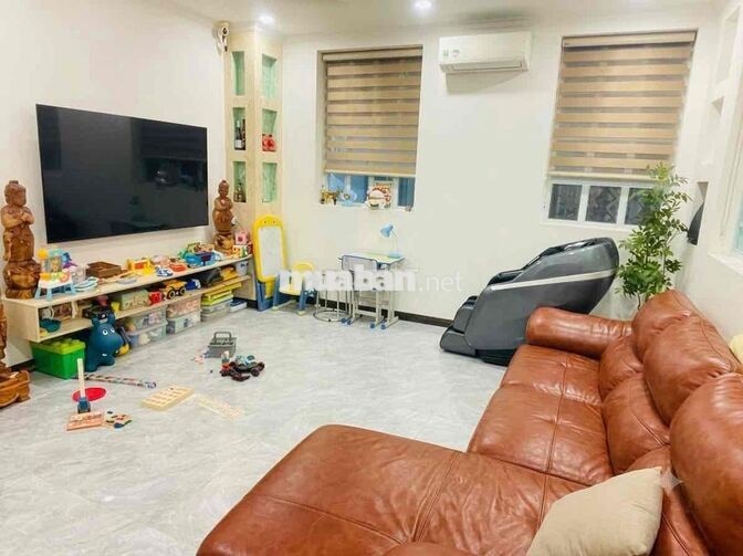 BÁN NHÀ CHỈ 110 /M DT KHỦNG 74M HẺM XE HƠI ĐỔ CỬA TOÀN BIỆT THỰ  NHỈNH