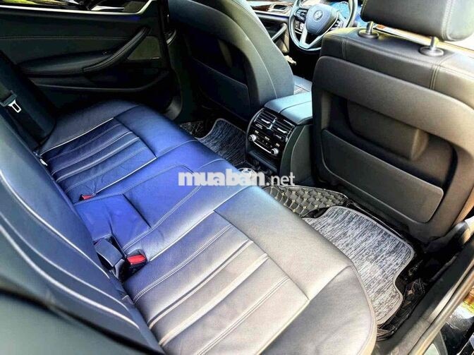 BMW 530i XLine 2019 5.1 vạn Đen
