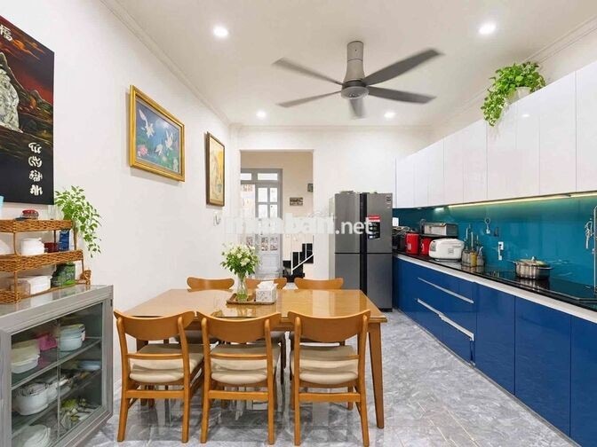 BÁN NHÀ CHỈ 110 /M DT KHỦNG 74M HẺM XE HƠI ĐỔ CỬA TOÀN BIỆT THỰ  NHỈNH
