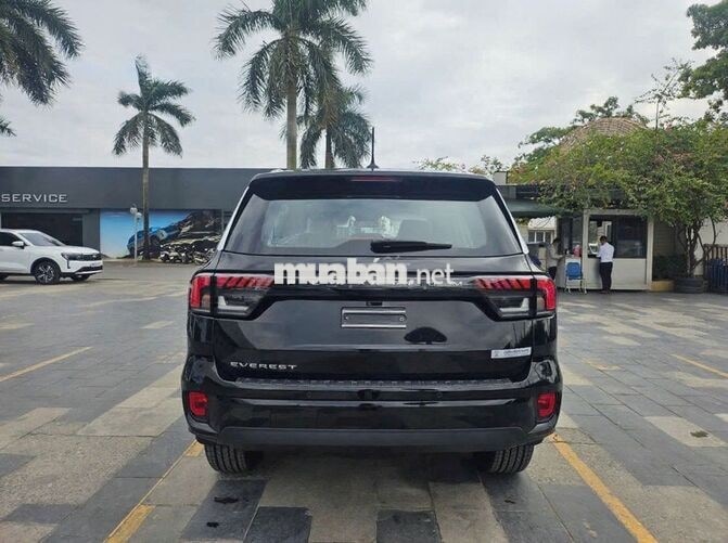 Xe Ford Everest Platinum 2.0L 4x4 AT 2026