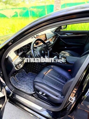 BMW 530i XLine 2019 5.1 vạn Đen