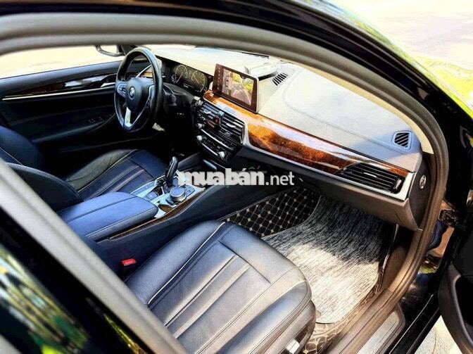 BMW 530i XLine 2019 5.1 vạn Đen