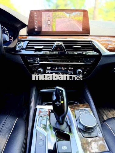 BMW 530i XLine 2019 5.1 vạn Đen
