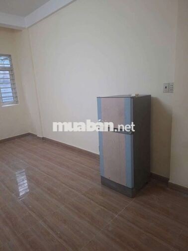 Cần pass lại phòng mặt tiền đường lê văn linh