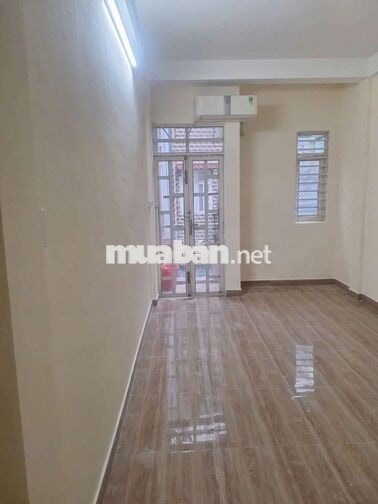 Cần pass lại phòng mặt tiền đường lê văn linh
