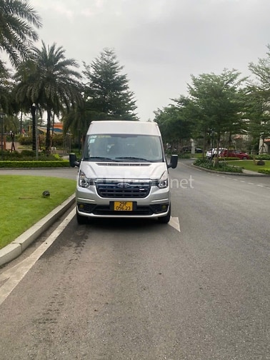 Bán xe Ford Transit đời 2023 màu bạc, 1 chủ chạy từ đầu 