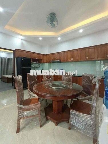 NHÀ 8 x 30 MẶT TIỀN HẺM 178 HVL