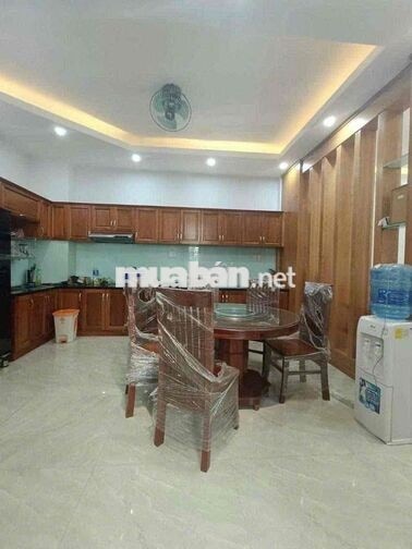 NHÀ 8 x 30 MẶT TIỀN HẺM 178 HVL