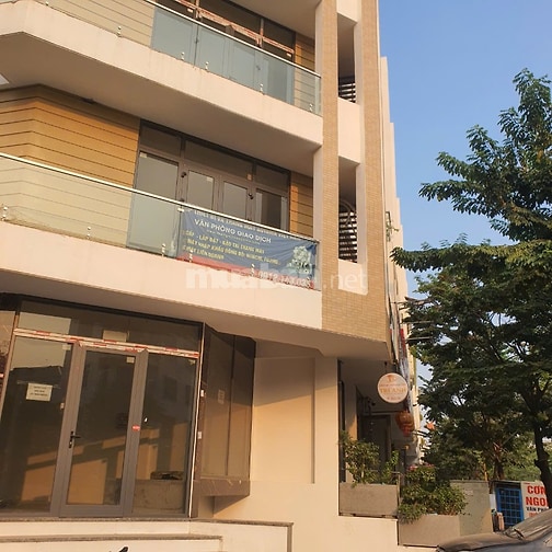 Biệt thự lô góc ngã tư 127,5m2, 2 mặt tiền 3 mặt thoáng, 4,5 tầng+hầm