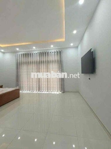 NHÀ 8 x 30 MẶT TIỀN HẺM 178 HVL