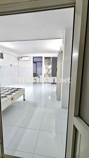 PHÒNG TRỆT SIÊU RỘNG 30M² - Ở ĐƯỢC 5 NGƯỜI - CÓ NỘI THẤT MỚI - 5TR5
