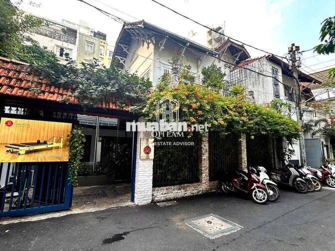 ✨ Biệt Thự Cổ Quận 1, Diện Tích 12x20m, Trệt Lầu