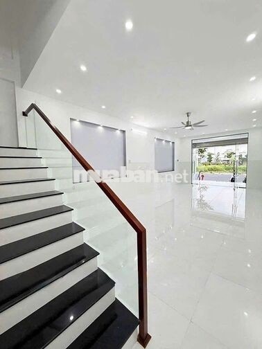 Nhà 3 lầu 7PN có nội thất trục chính TDC An Bình 22 triệu