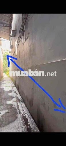 nhà kho cách quảng trường 200m mặt tiền đường QL50