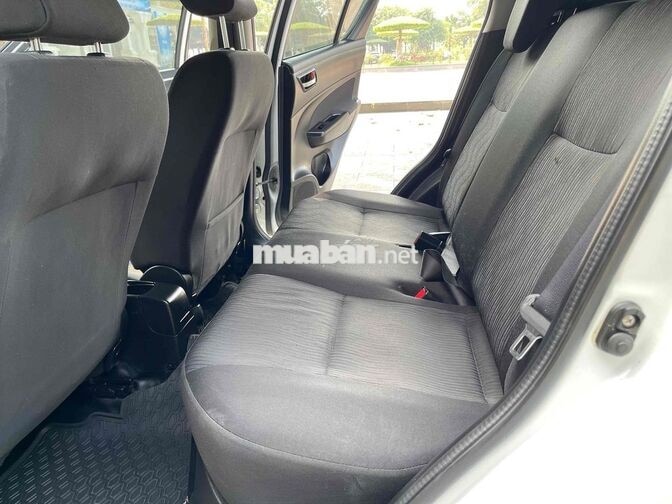 Bán xe suzuki swift sx 2015 đẹp zin suất sắc
