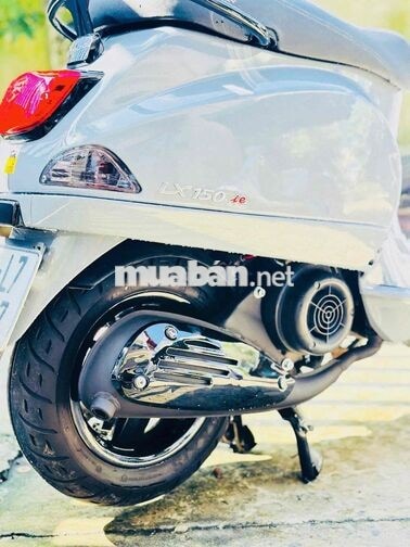 Piaggio Vespa LX 150cc Phun xăng điện tử Xám