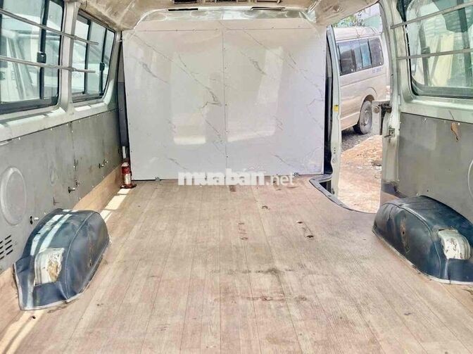 Toyota Hiace 2005 Dầu Bạc