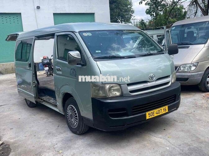 Toyota Hiace 2005 Dầu Bạc
