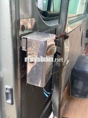 Toyota Hiace 2005 Dầu Bạc