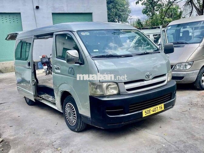 Toyota Hiace 2005 Dầu Bạc