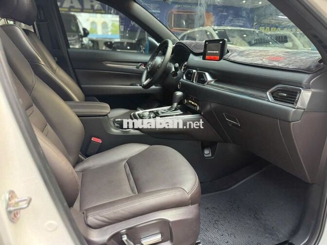 Mazda CX-8 Premium 2022 Trắng 7 chỗ
