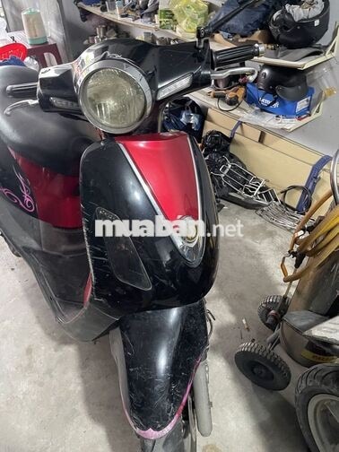 SYM Attila Alizabet màu Đỏ, Đen