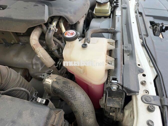 Toyota Hilux 2021 Bán tải Tự động Trắng 90000 km