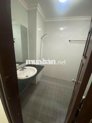 Cho thuê nhà ngõ 68 Trung Kính, Dt 65m2 x 4 tầng mỗi tầng 2p + 1 wc