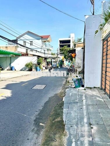 118m2 - mặt tiền 2 tầng - nhà mới - cách vincom dĩ an 300m - 6,5 tỷ