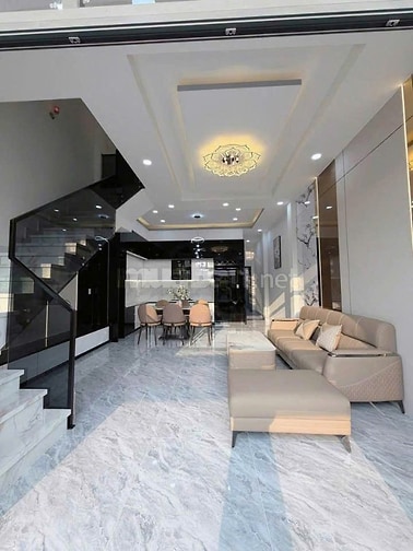 Nhà lầu chính chủ hoàn công Phước Tân đối diện sân golf Long Thành