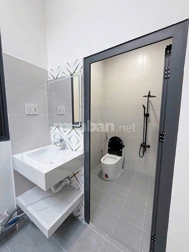 Nhà lầu chính chủ hoàn công Phước Tân đối diện sân golf Long Thành