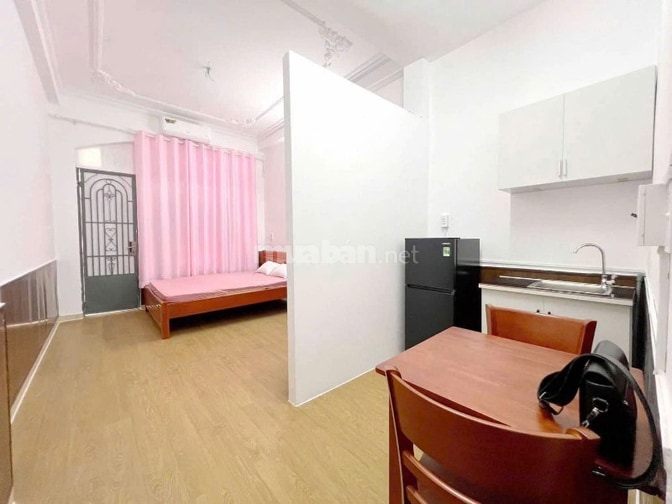 CĂN HỘ BAN CÔNG THOÁNG, BẾP TÁCH BIỆT, FULL NỘI THẤT GẦN ETOWN